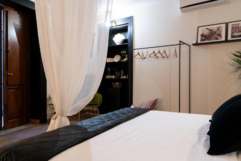 Biscari home - image 32