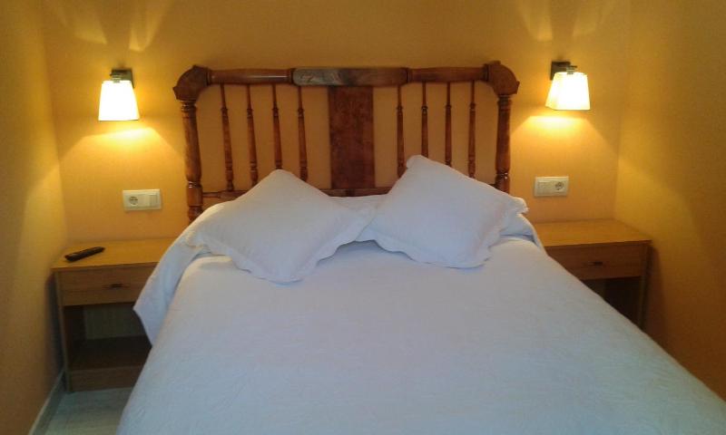 Deluxe Room image 3