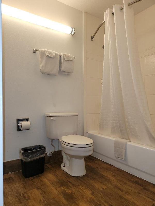 King Room image 3
