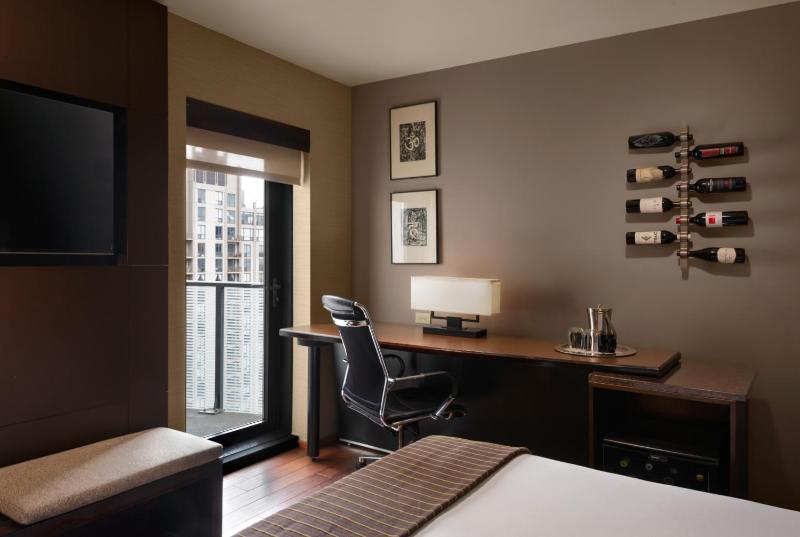 King Room image 2