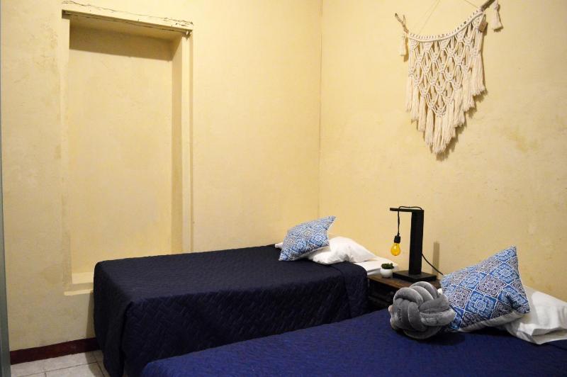 Ave del Paraiso Guest House - image 10