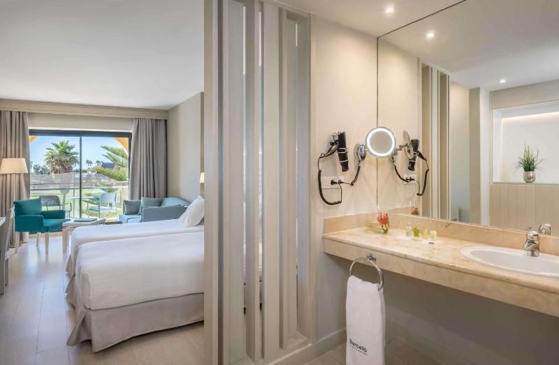 Superior Double or Twin Room with Terrace and Spa Access image 3