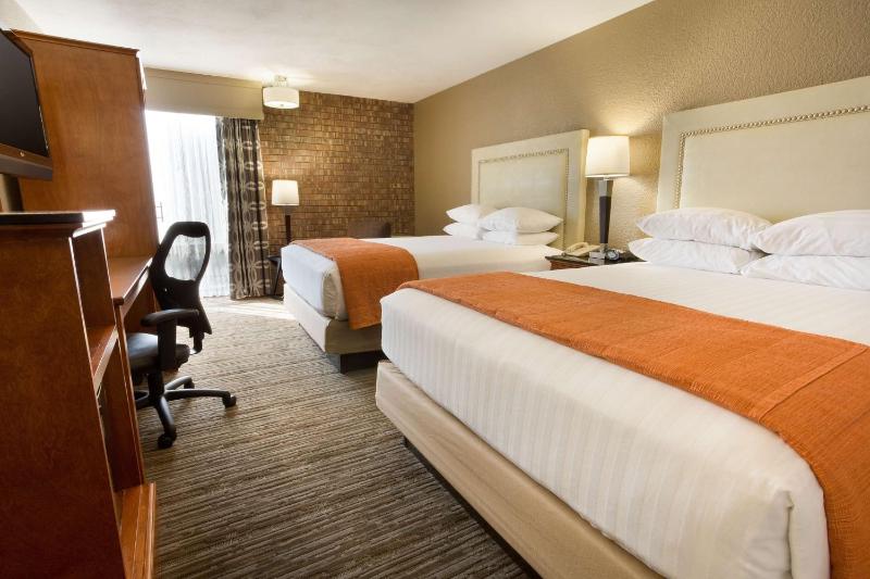 Deluxe Queen Room with Two Queen Beds image 1