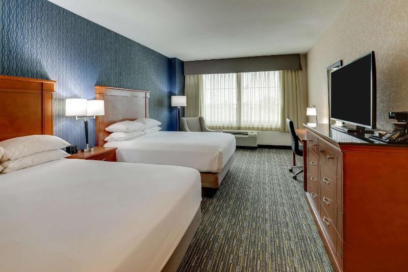 Deluxe Queen Room with Two Queen Beds image 1