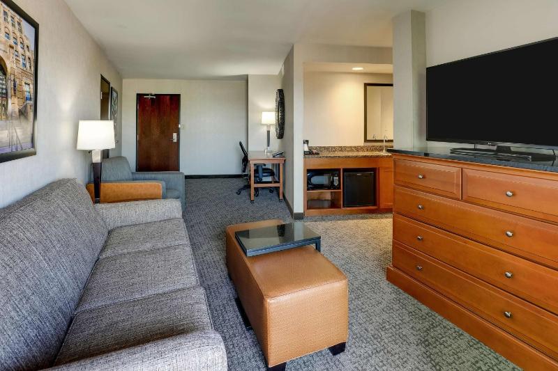 King Suite with Sofa Bed and Terrace image 1