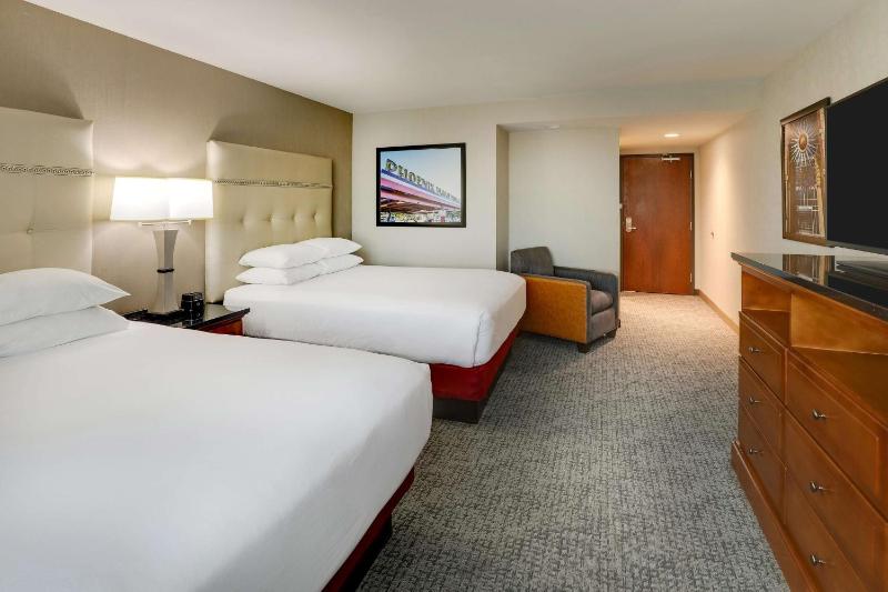 Deluxe Queen Room with Two Queen Beds image 3
