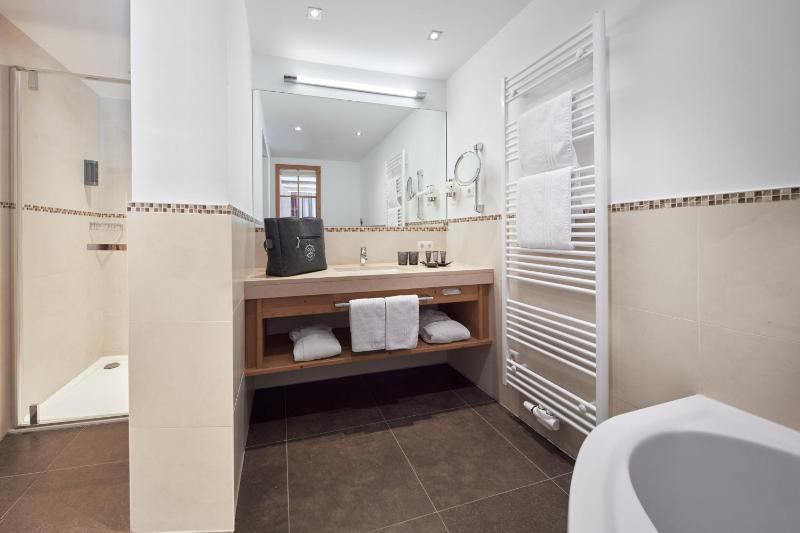 Two-Bedroom Suite image 2