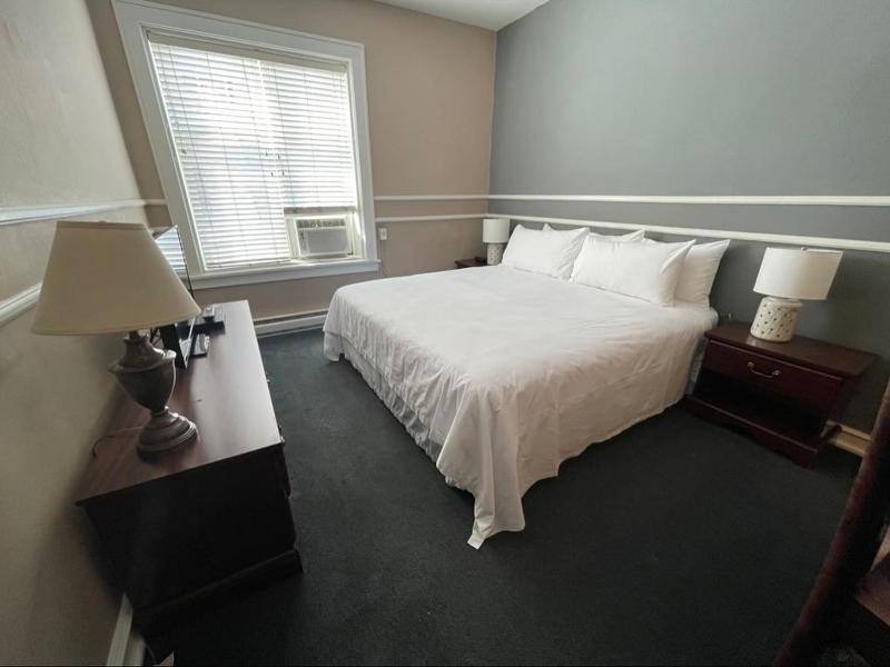 King Room image 2