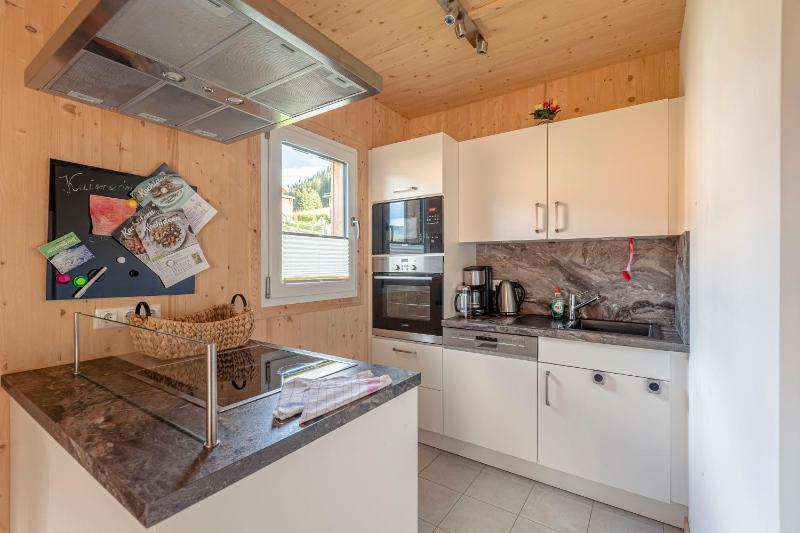 Superior Chalet 48 with Infrared Sauna image 4