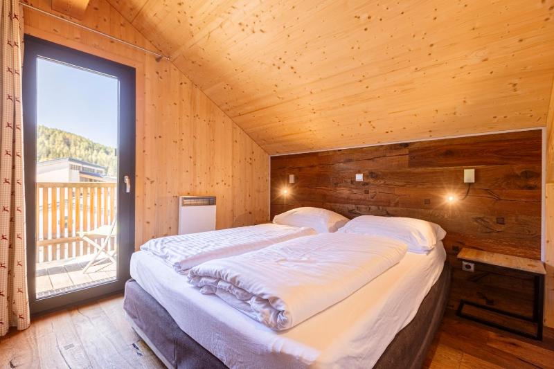 Premium Chalet 7 with Infrared Sauna & Whirlpool image 4