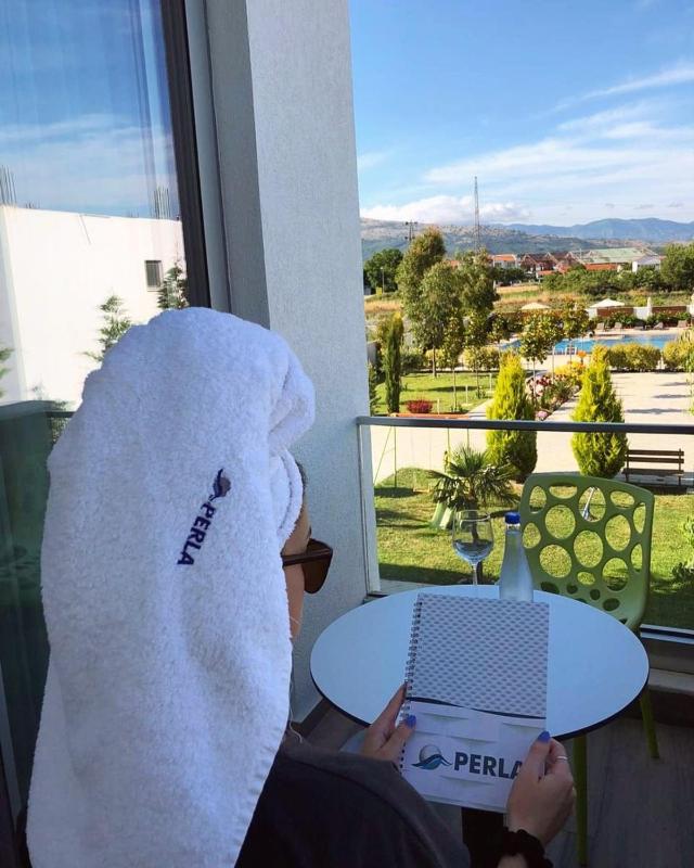 Deluxe Double Room with Balcony image 1