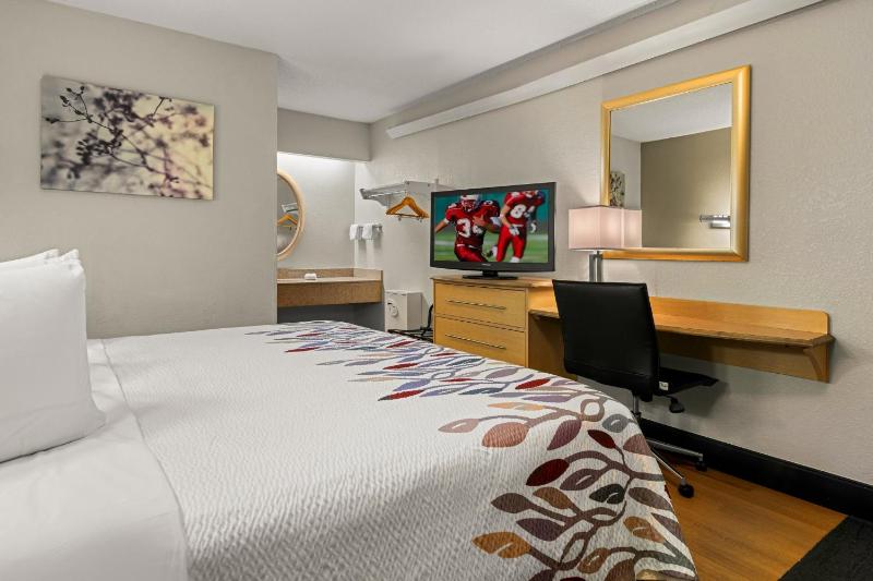 Standard King Room Smoke Free image 4