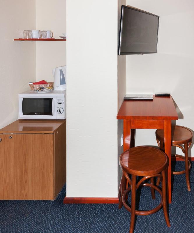 Tauras Center Hotel - image 2