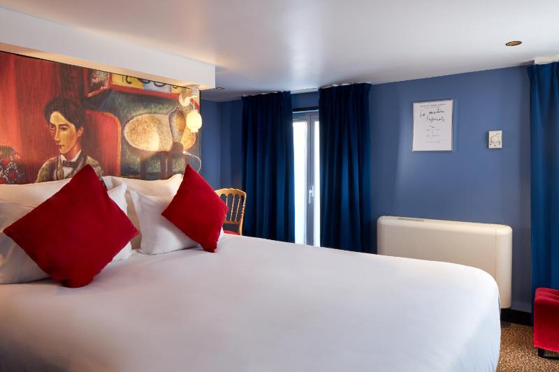 Classic Double Room with Balcony image 1