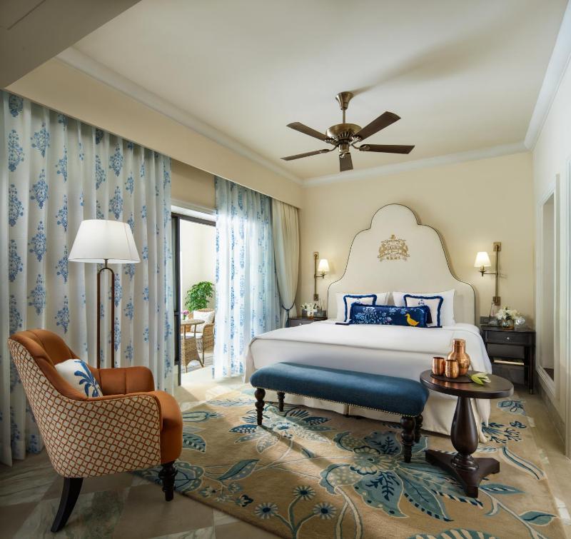 Royal Suite image 2