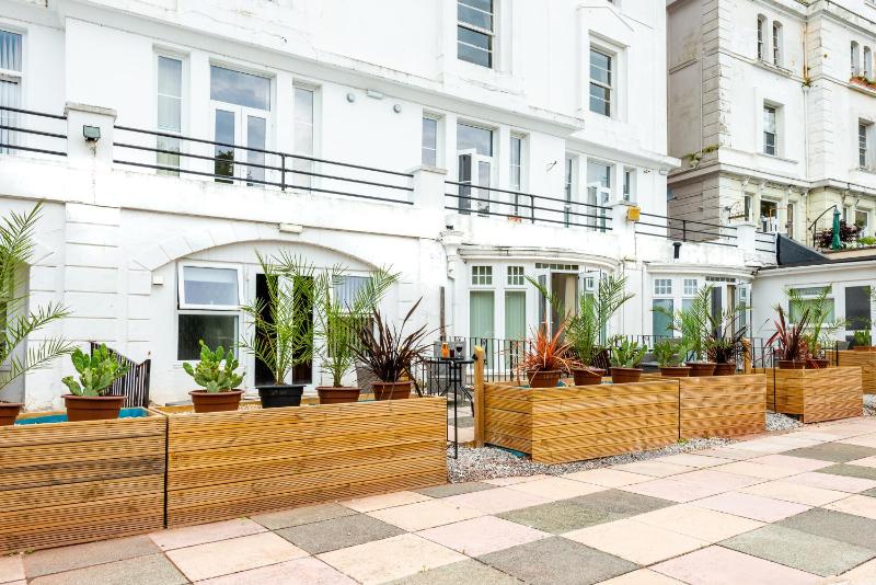 Abbey Lawn Hotel - image 39