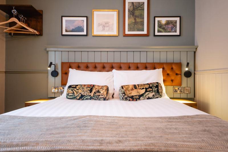 Double Room image 3