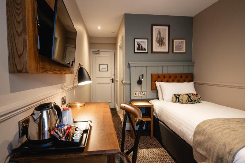 Single Room image 1