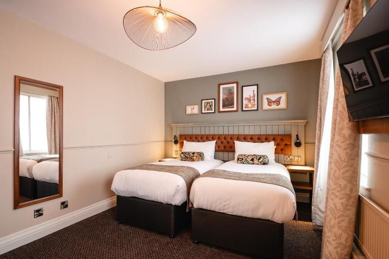Standard Twin Room image 2