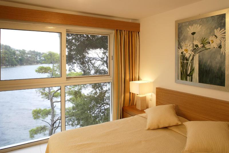Suite with Sea View image 3