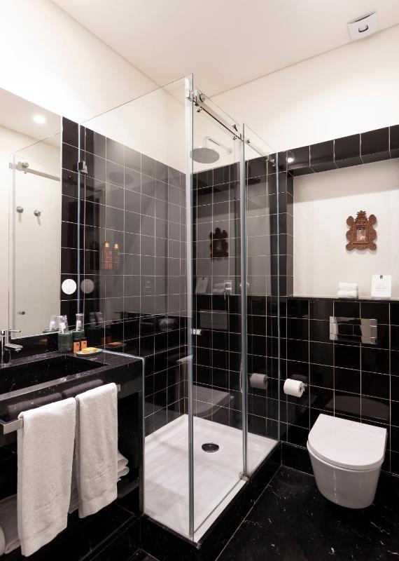 Double Room image 4