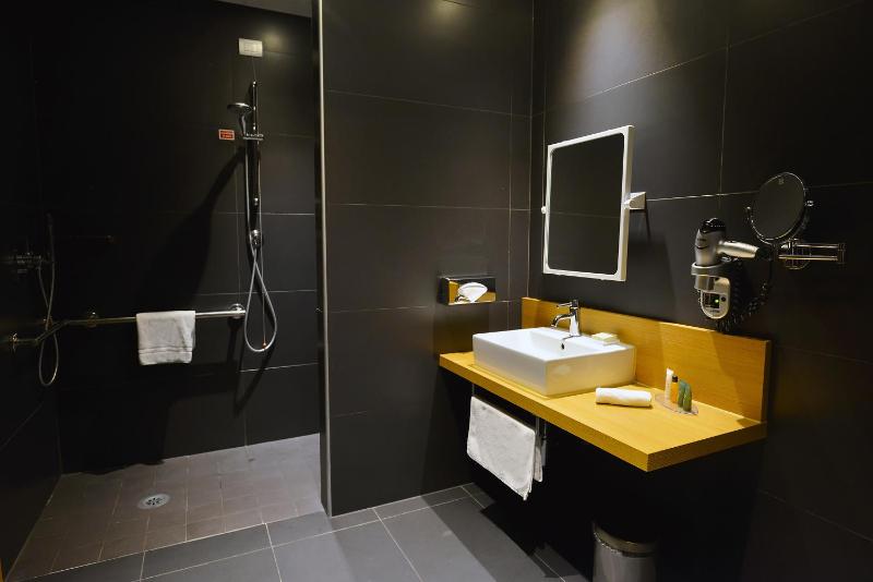 Twin Room - Mobility Access image 1