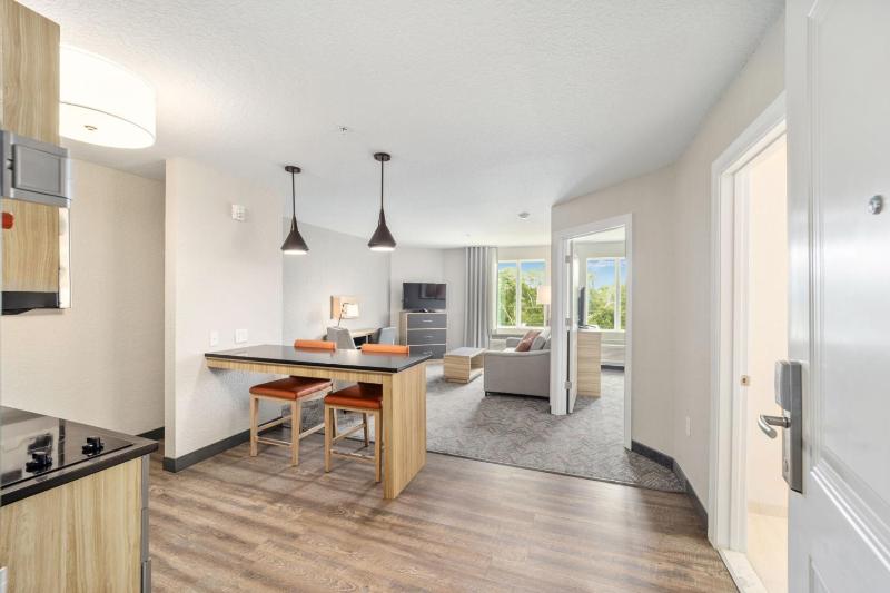 One-Bedroom Suite image 2