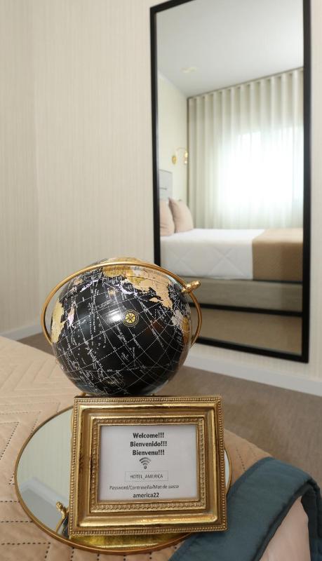 Hotel America - image 3