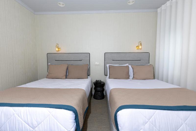 Standard Triple Room image 4