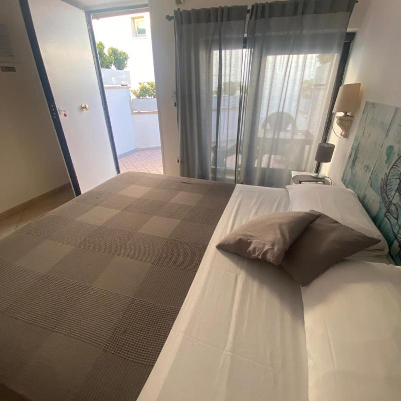 Airport Hotel - image 27