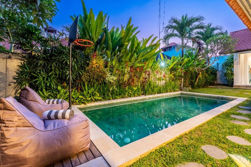 Jungle Amaranth Villa Canggu - Exclusive 3BR Retreat with Pool Modern Amenities and Top Location - image 15