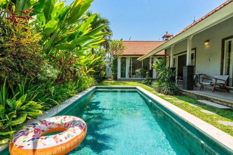 Jungle Amaranth Villa Canggu - Exclusive 3BR Retreat with Pool Modern Amenities and Top Location - image 23