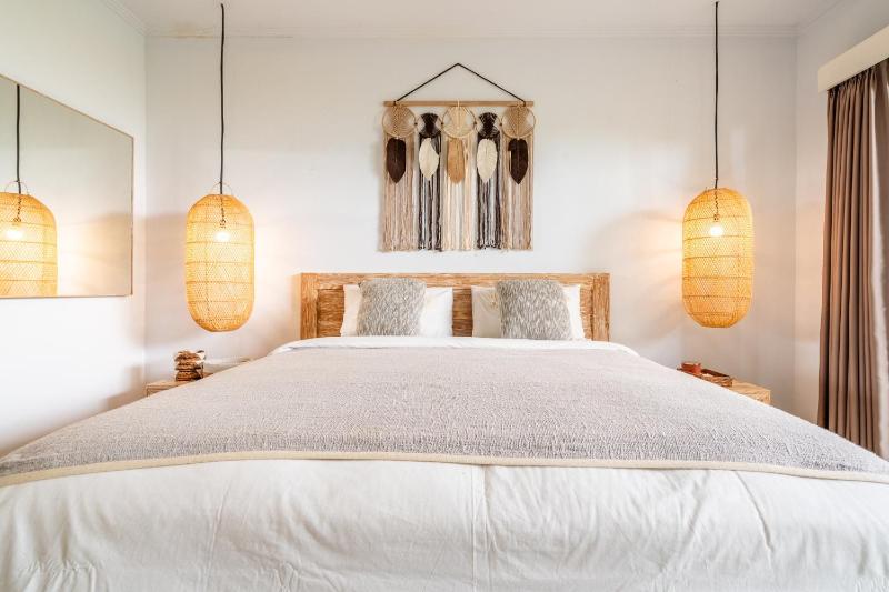 Jungle Amaranth Villa Canggu - Exclusive 3BR Retreat with Pool Modern Amenities and Top Location - image 32