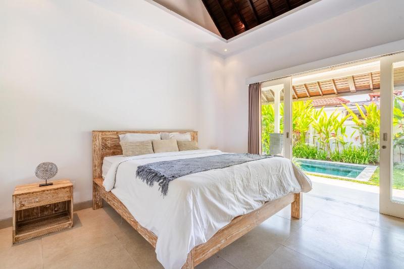 Jungle Amaranth Villa Canggu - Exclusive 3BR Retreat with Pool Modern Amenities and Top Location - image 21