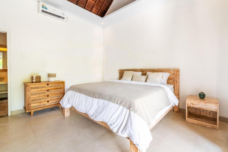 Jungle Amaranth Villa Canggu - Exclusive 3BR Retreat with Pool Modern Amenities and Top Location - image 44