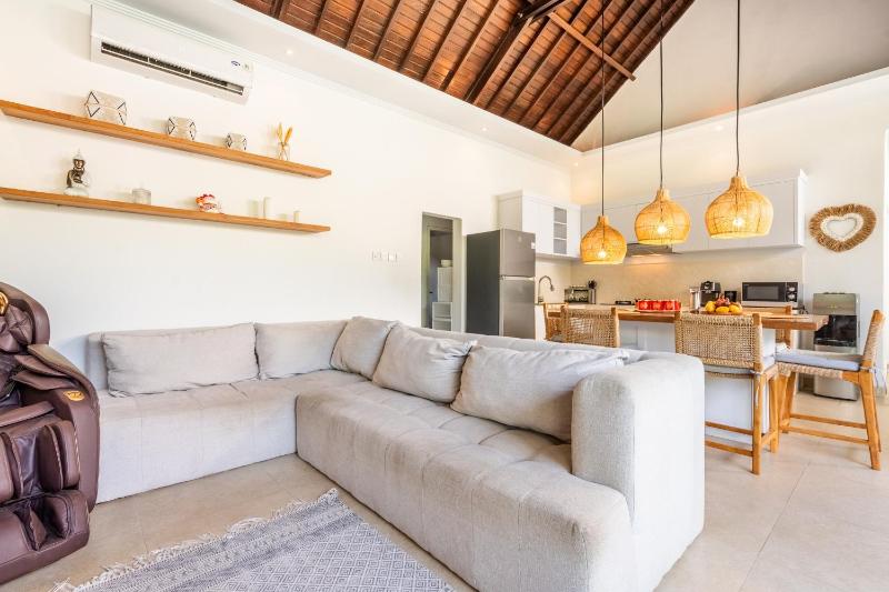 Jungle Amaranth Villa Canggu - Exclusive 3BR Retreat with Pool Modern Amenities and Top Location - image 26