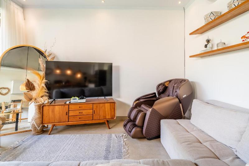 Jungle Amaranth Villa Canggu - Exclusive 3BR Retreat with Pool Modern Amenities and Top Location - image 10