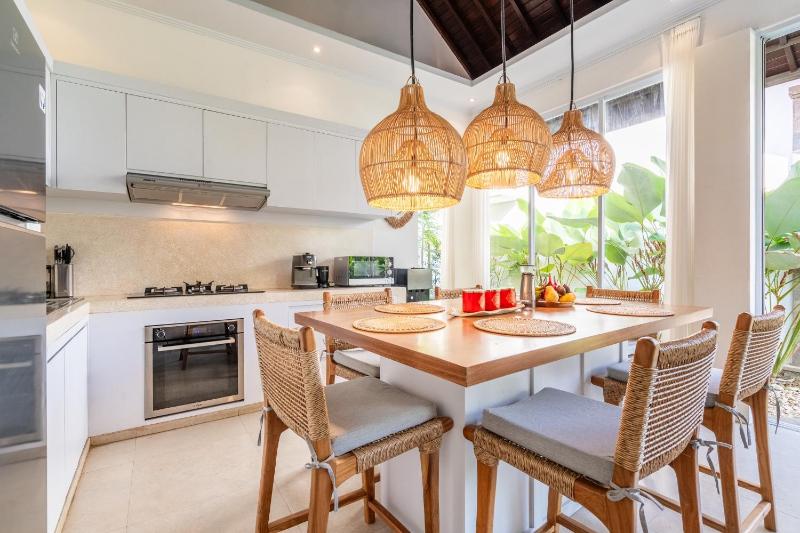 Jungle Amaranth Villa Canggu - Exclusive 3BR Retreat with Pool Modern Amenities and Top Location - image 25