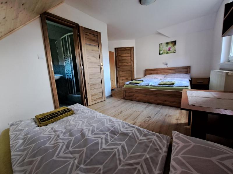 Triple Room with Bathroom image 1