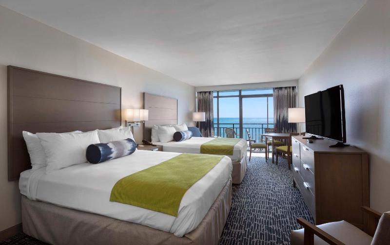 Queen Room with Two Queen Beds and Balcony - Ocean Front/Non-Smoking image 1