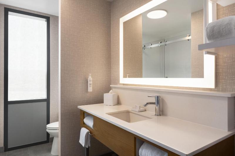 King Room image 2