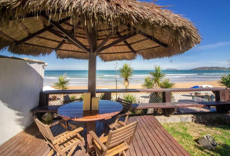 Paraíso Pé na Areia em Geribá com Cinco Suítes por Luxury Rentals - image 28