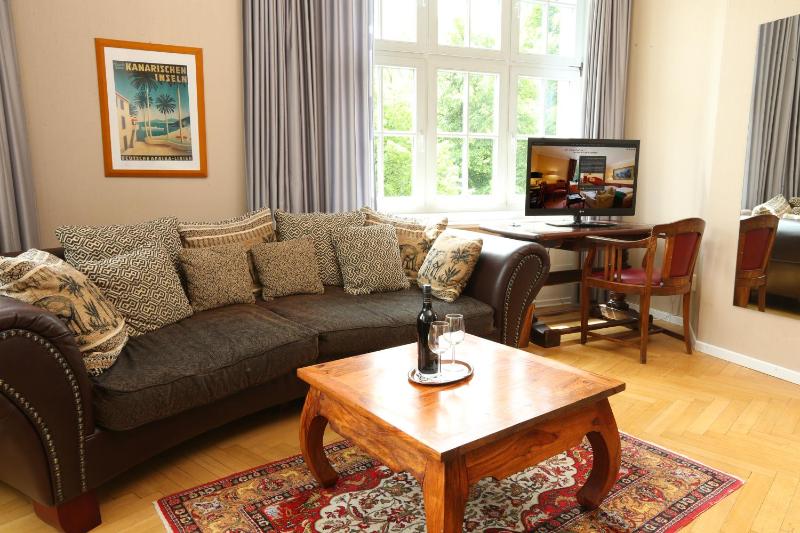 Family Room (3 Adults) image 3