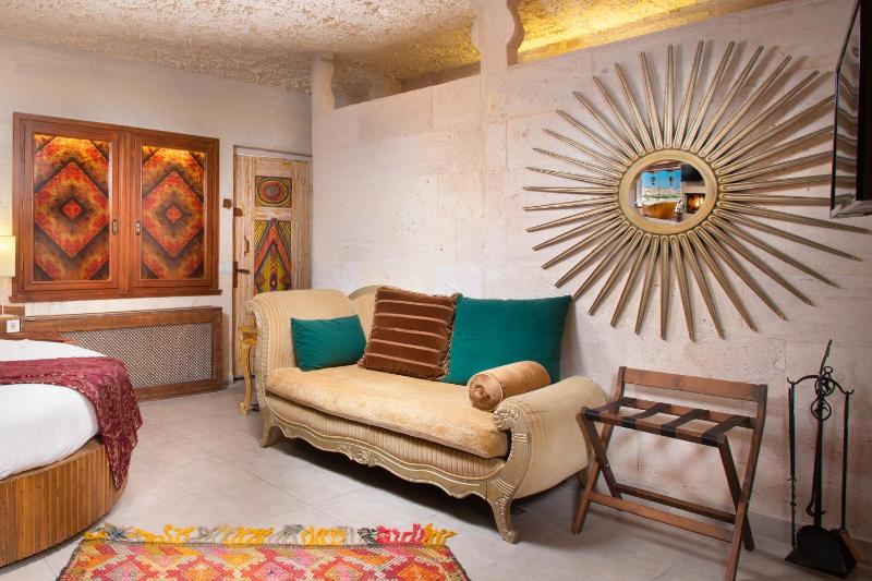 Luxury  Room with Balloon View image 3