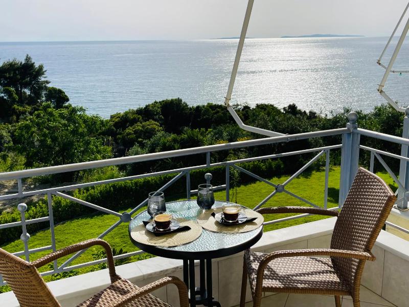 Studio with Sea View image 3