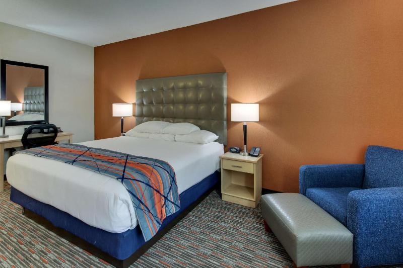 King Room image 4