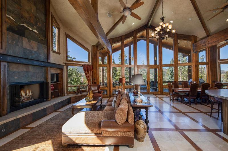 Four master suites VIEWS!! Hot tub private ski SHUTTLE sprawling entertaining areas!! - image 26