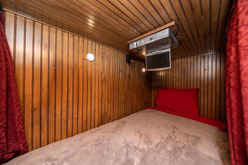Four master suites VIEWS!! Hot tub private ski SHUTTLE sprawling entertaining areas!! - image 45