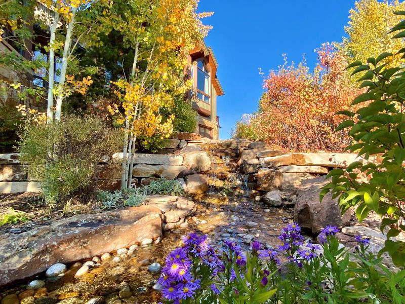 Four master suites VIEWS!! Hot tub private ski SHUTTLE sprawling entertaining areas!! - image 46