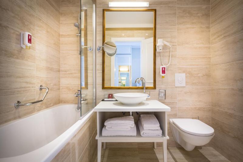 Hotel Bellevue - by Liburnia Hotels & Villas - image 11